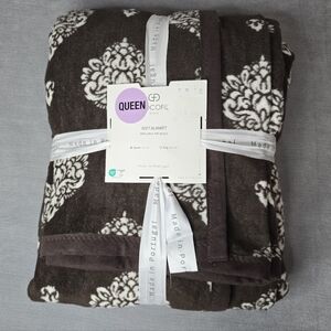 DOCOFIL Queen Soft Blanket Brown White Damask/Medallion Portugal NWT
